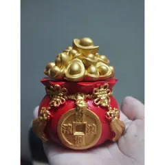 Hũ đựng muối gạo màu đỏ, nắp nhũ vàng sang trọng