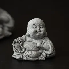 Tượng Di Lặc cầm chuỗi hạt đá sa thạch