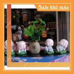 Bộ 04 chú tiểu áo lam ngồi lá sen kèm chậu cây trang trí