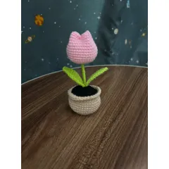 Chậu hoa tulip len dùng trang trí bàn làm việc, làm quà tặng