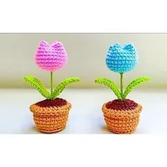 Chậu hoa tulip len dùng trang trí bàn làm việc, làm quà tặng