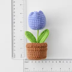 Chậu hoa tulip len dùng trang trí bàn làm việc, làm quà tặng