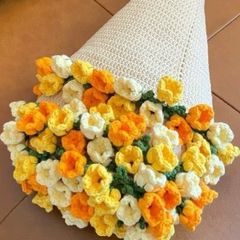 Thảm len hoa chuông, khăn choàng hoa, bó hoa len làm quà tặng