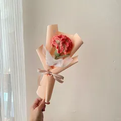 Bó hoa cẩm chướng len 1 bông dùng làm quà tặng