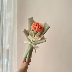 Bó hoa cẩm chướng len 1 bông dùng làm quà tặng