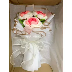 Bó hoa hồng len 3 bông dùng làm quà tặng