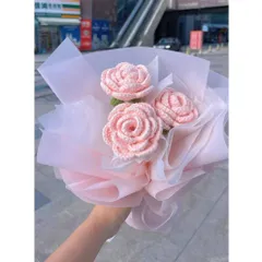 Bó hoa hồng len 3 bông dùng làm quà tặng