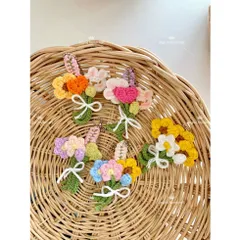Móc khóa bó hoa len dùng làm quà tặng, trang trí balo, túi xách