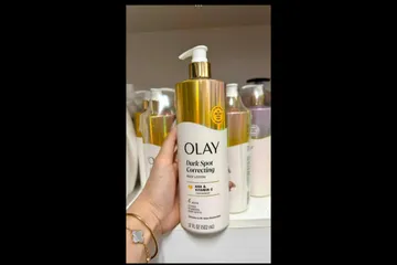 Dưỡng thể body Olay Dark Spot Correcting Body Lotion AHA & Vitamin C 502ml của Mỹ.