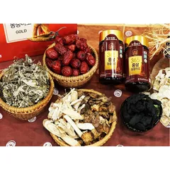 Cao hồng sâm đông trùng hạ thảo Hankwanjang Hộp 2 lọ x 250g