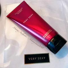 Set dưỡng thể và nước hoa Victoria’s Secret Very Sexy ( Lotion + Nước hoa )