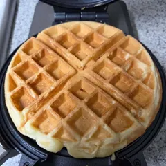 MÁY LÀM BÁNH WAFFLE CUISINART WAF-V100KR