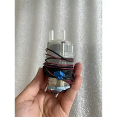 Bơm hút Karofi sử dụng cho cây nước nóng lạnh + 2 cút