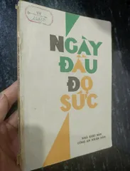 Ngày đầu đọ sức (sách cũ)