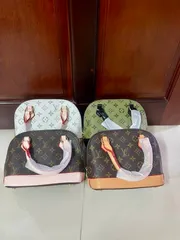 (ẢNH THẬT) - Túi xách Nữ Cầm Tay Dáng Hến Chất Da Dày Dặn In Họa Tiết Siêu Cưng Size 20 KÈM DÂY ĐEO CHÉO