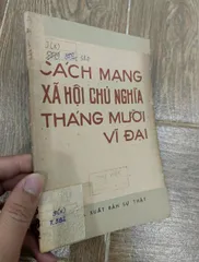 Cách mạng xã hội chủ nghĩa tháng Mười vĩ đại (sách cũ)