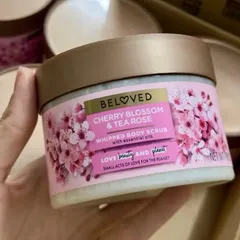 Beloved Cherry Blossom & Tea Rose Body Scrub (Tẩy tế bào chết toàn thân hương hoa anh đào và trà hồng Beloved) 283gr 807095