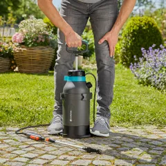Bình tưới cây áp suất 5 lít Gardena Plus 11138-20