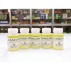 VASELINE THIÊN NGÂN (Chai 20g) Giúp làm giảm nứt nẻ môi, khô môi vì thời tiết lạnh, hanh khô, làm dịu vết bỏng nhẹ.