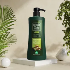 Dầu gội dược liệu Nguyên Xuân Dưỡng Tóc (Chai 250ml) giúp dưỡng tóc và da đầu.