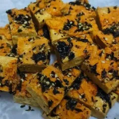 Kẹo nougat vị trứng muối chà bông