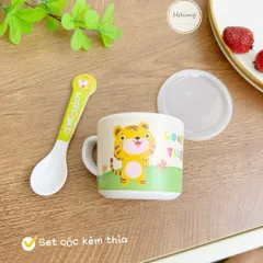 Set cốc có nắp kèm thìa sợi tre hình thú dễ thương cho bé