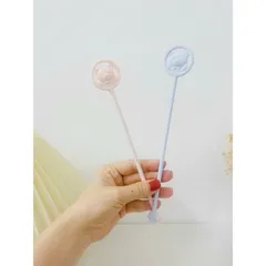 Que khuấy sữa silicone hình gấu cho bé, đổi màu theo nhiệt độ nước