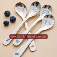 Thìa Inox cho bé in hình tim dễ thương, chuôi dài an toàn cạnh mịn dễ vệ sinh kt/15,5cm