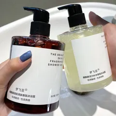 Sữa tắm hương nước hoa dưỡng trắng da, se khít lỗ chân lông Fragrance Shower Gel 500ml