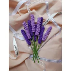 Hoa lavender len dùng trang trí bó hoa, làm quà tặng