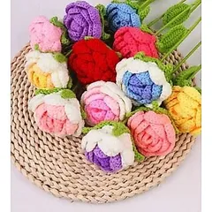 Hoa hồng len dùng trang trí bàn làm việc, làm quà tặng