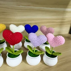 Chậu hoa trái tim len trang trí bàn làm việc, làm quà tặng