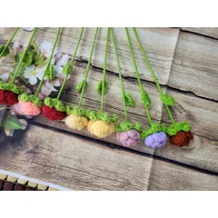 Hoa hồng mini len dùng trang trí bàn làm việc, làm quà tặng