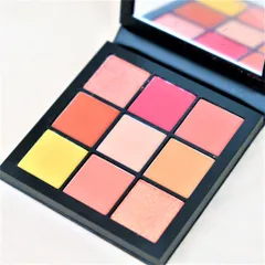 [XẢ KHO CODE SẢN XUẤT 2018] Bảng Phấn Mắt 9 Ô HUDA BEAUTY Coral Obsessions Palette - chính hãng