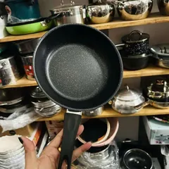 CHẢO CHIÊN CHỐNG DÍNH VÂN ĐÁ SIZE 20CM TIỆN DỤNG