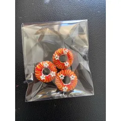 1 cái bánh tart mini bằng đất sét 2cm