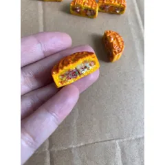 bánh trung thu thập cẩm cắt đôi 2,5cm