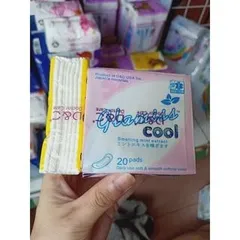 Băng vệ sinh thảo dược GLAMISS COOL hàng ngày - hương bạc hà, siêu thấm hút, khô thoáng, an toàn sử dụng [20 miếng]
