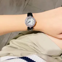 [ Yumi Store ] Đồng Hồ Nữ ROCROWN Dây Da Mặt Tròn Đá Pha Lê Siêu Sang. Thời Trang