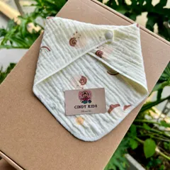 Khăn yếm tam giác xô Muslin organic 4 lớp siêu mềm mại thấm hút của nhà CindyKids