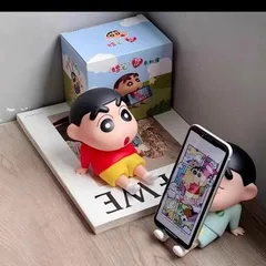 Giá Đỡ Điện Thoại Hình Shin, Kệ Để Điện Thoại Cute Hỗ Trỡ Xem Phim, Livestream Trang Trí Bàn Học Bàn Làm Việc