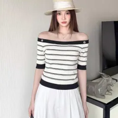 Áo len dệt kim ngắn tay trễ vai kẻ ngang đen trắng đính cúc viền cổ tiểu thư