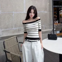 Áo len dệt kim ngắn tay trễ vai kẻ ngang đen trắng đính cúc viền cổ tiểu thư