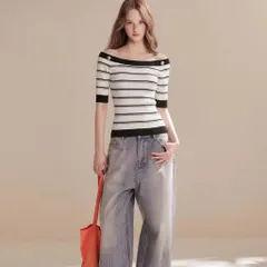 Áo len dệt kim ngắn tay trễ vai kẻ ngang đen trắng đính cúc viền cổ tiểu thư