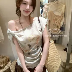 Áo thun giấy lệch xoắn vai phối viền ren phong cách Y2K vintage họa tiết xinh xắn
