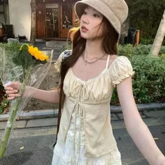 Áo thun babydoll tay ngắn bo chun phối áo dây hoa nhí và nơ ngực xinh xắn phong cách Hàn Quốc