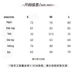Đầm len đen cổ tim kẻ trắng hở vai. Đầm len body cổ yếm.