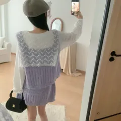 Set bộ len váy và áo len hai dây dệt kim thêu hoa hồng lượn bèo dáng ngắn