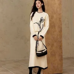 Set bộ áo và váy len trắng đan hoa mảnh đen nghệ thuật viền lông tơ tiểu thư