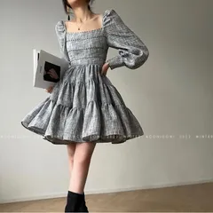 Váy kẻ xanh xòe to công chúa đính đá lấp lánh